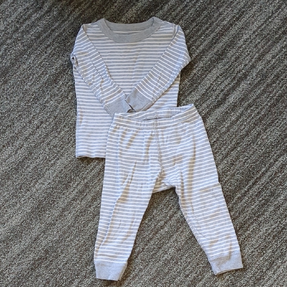 Hanna Andersson "moon and back" Striped Gray Pajama Set